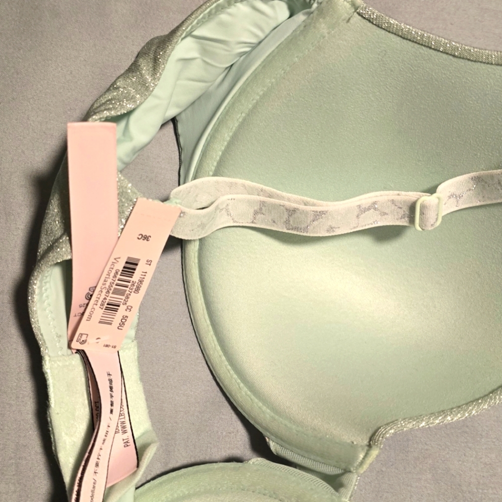 Victoria Secret Bra - Picture 9 of 10